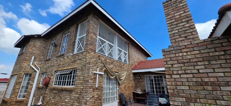 4 Bedroom Property for Sale in Miederpark North West